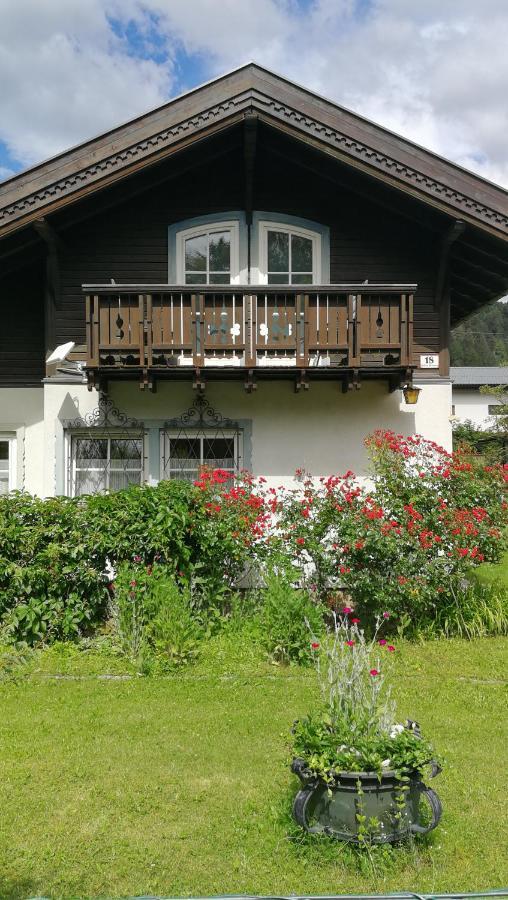 Rosis Cottage เลียนซ์ ภายนอก รูปภาพ