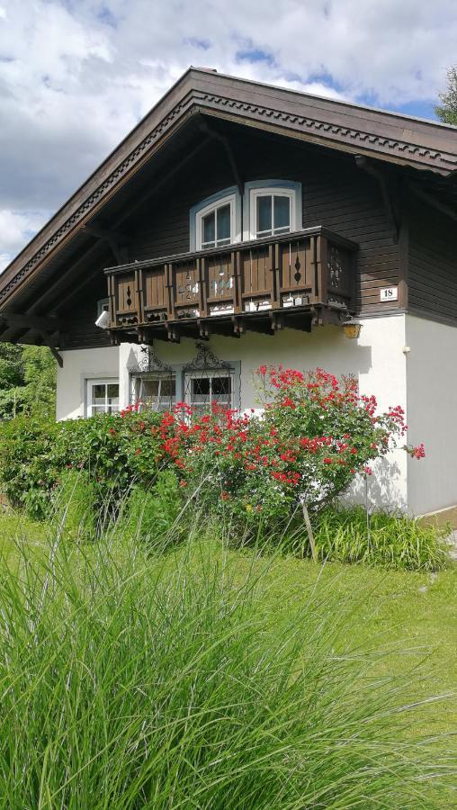 Rosis Cottage เลียนซ์ ภายนอก รูปภาพ