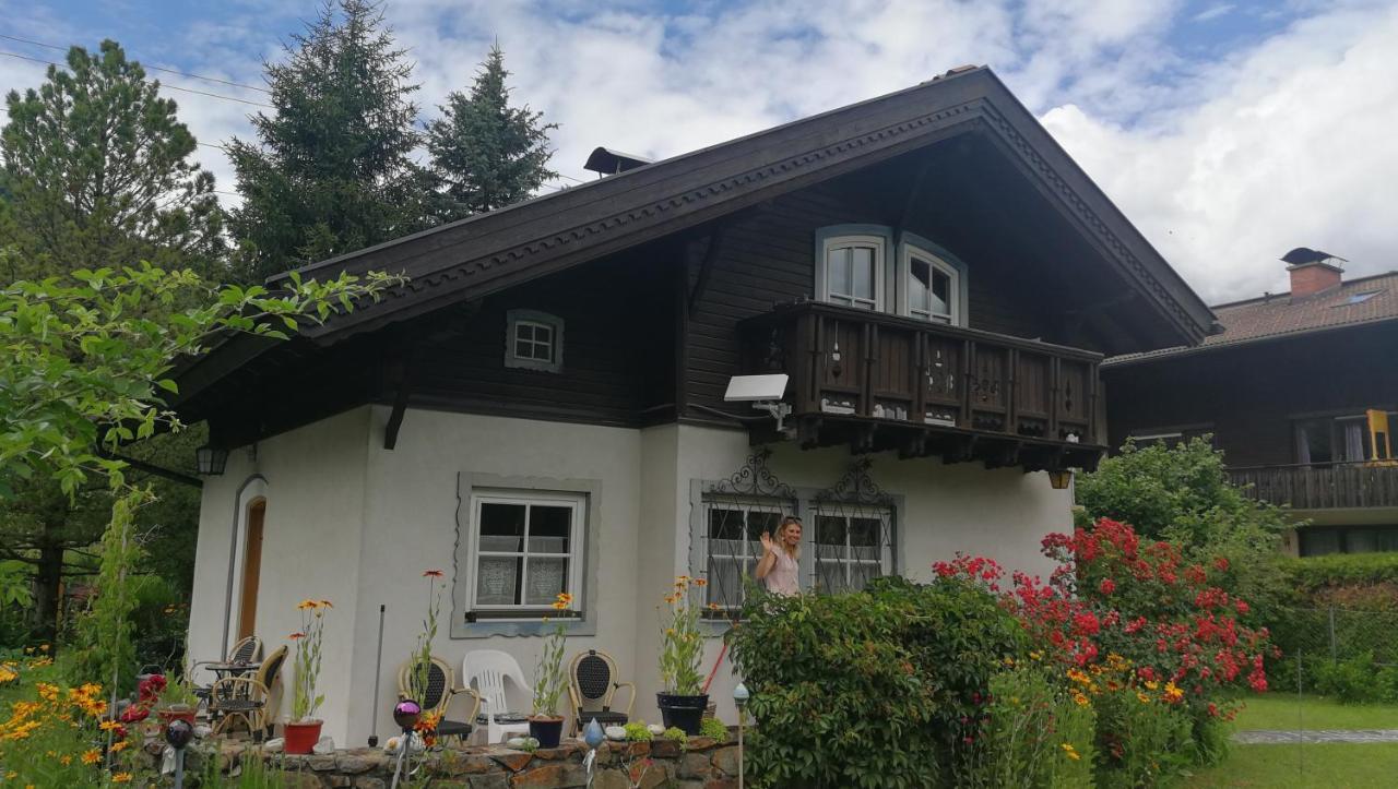 Rosis Cottage เลียนซ์ ภายนอก รูปภาพ